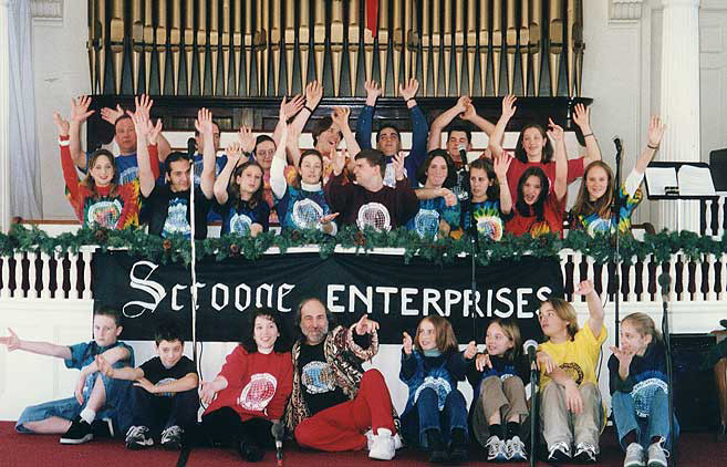 (01) Holiday Show Cast_00 
